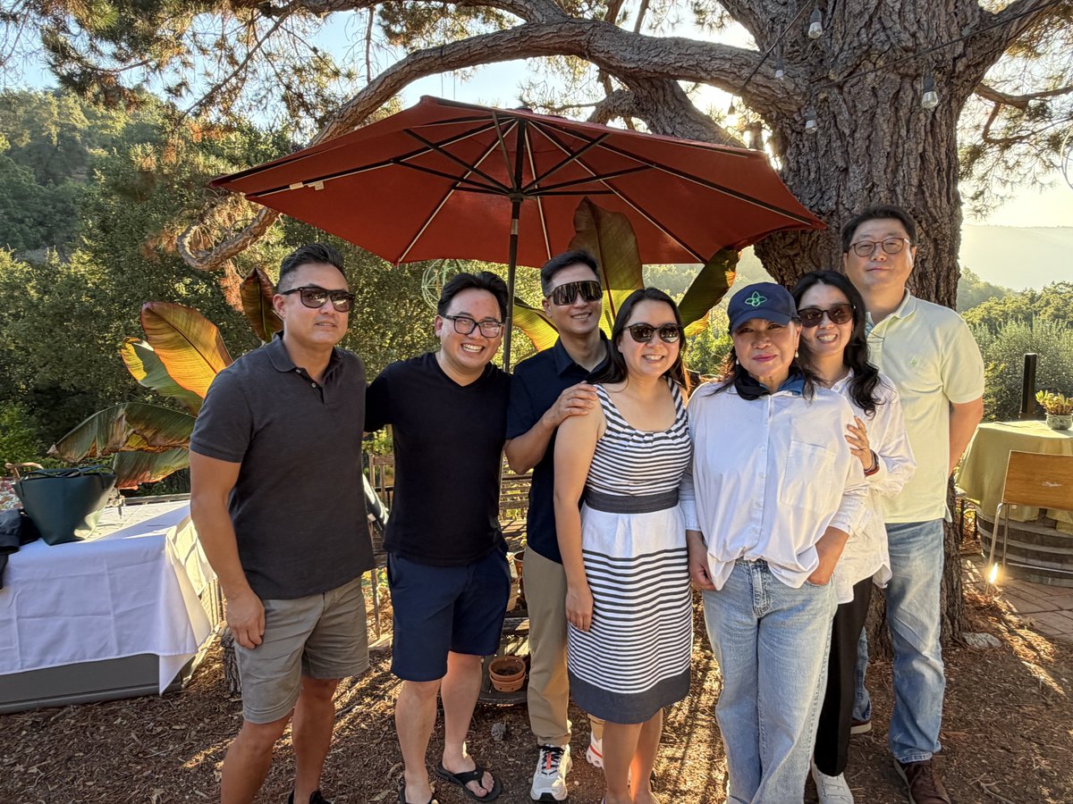 chungforchange's tweet photo. ☀️ 🍇🍷 🧀 https://t.co/I0ra3o81za