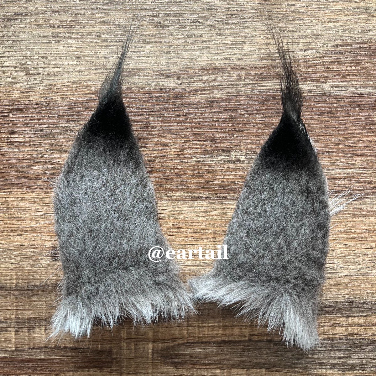 eartail's tweet photo. ◆本格派◆オオヤマネコのコスプレアクセサリーを制作しました。猫の耳の先端から上に向かってピンと生えている毛リンクスティップが特徴です🐈⛰️🌱尻尾の生地感もこだわりとても柔らかなボアを使用しております。 https://t.co/HW15l2uHhS
