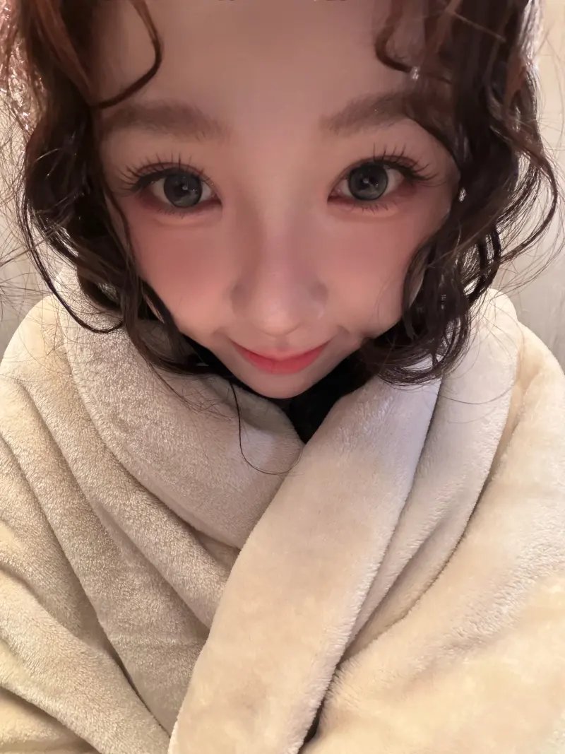 Ang9lShuxin's tweet photo. Esther House Update
"My little ones in the cottage, I'm here! The weather's getting colder, so please keep warm and don't catch a cold!"
#长生骨 #念相思 #何盼 #HePan #YSX #YuShuxin #EstherYu #Shuxin #虞书欣 https://t.co/OUqkjemTr4