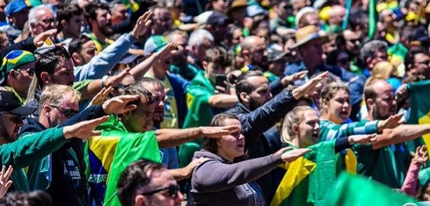 jojozrs's tweet photo. Favor não esquecer disso.
#lula2026 https://t.co/TvSwxnEorP