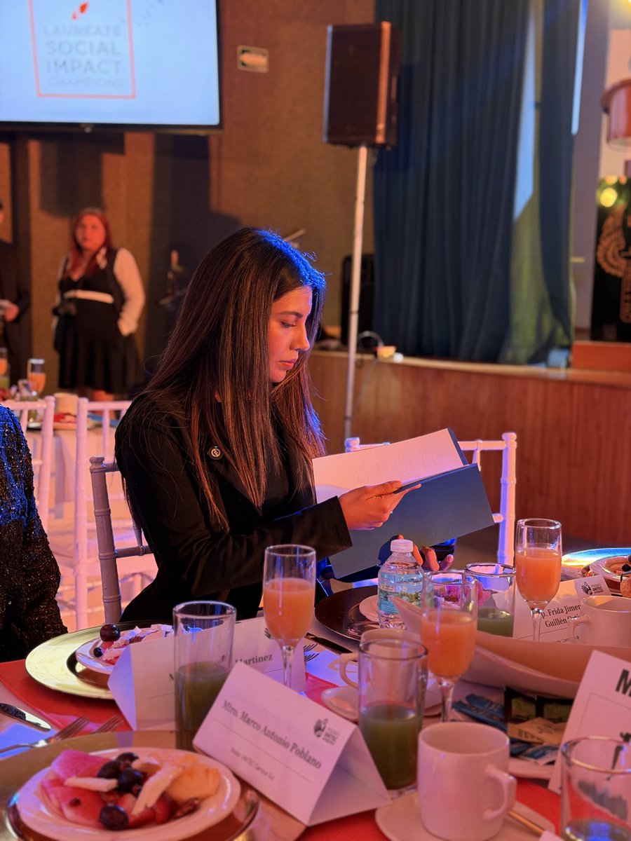 FridaJGuillen's tweet photo. Dice el dicho que “los jóvenes son el futuro”, pero hoy comprobé que no, ¡somos el presente! 💡✨

Acompañé la entrega del Premio @UNITECMX a la Innovación Tecnológica para el Desarrollo Social y me quedé impactada con el nivel de proyectos que vi.

Desde la Comisión de Juventud seguiremos trabajando por espacios para que más ideas así sigan creciendo. 👏🚀

#JuventudCDMX #UNITEC #InnovaciónTecnológica #CongresoCDMX