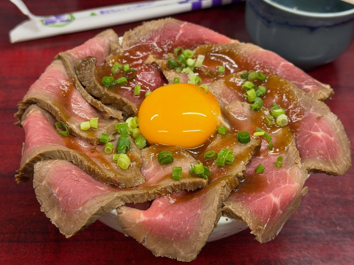 bignum's tweet photo. 今日のお昼は、肉焼き じゅんちゃんで、ローストビーフ丼でした。お初です。
#三鷹 #mitaka #じゅんちゃん https://t.co/w2x4Dfxi74