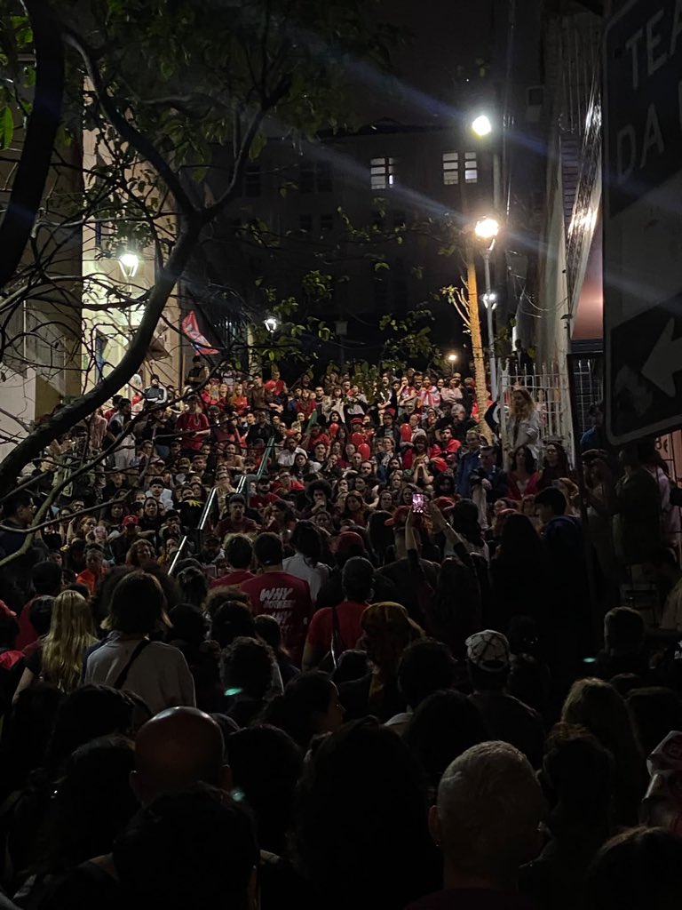 iouyko's tweet photo. Hoje tivemos a primeira plenária de organização em Florianópolis e estava cheio assim!!! https://t.co/IZqe69tiCq