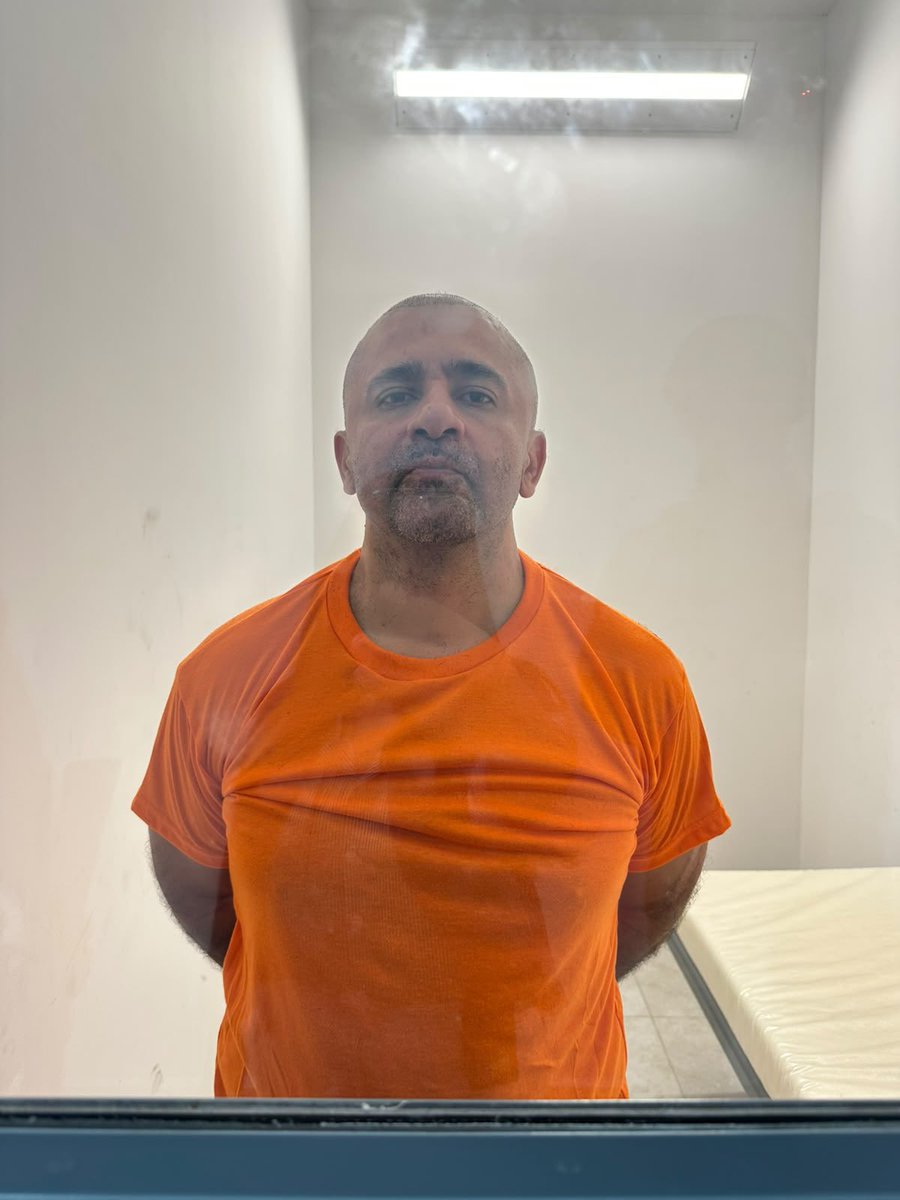 JohnReimberg's tweet photo. Este ex policía traicionó su uniforme y al país. 
Cero impunidad. https://t.co/gWMrBHxbkw