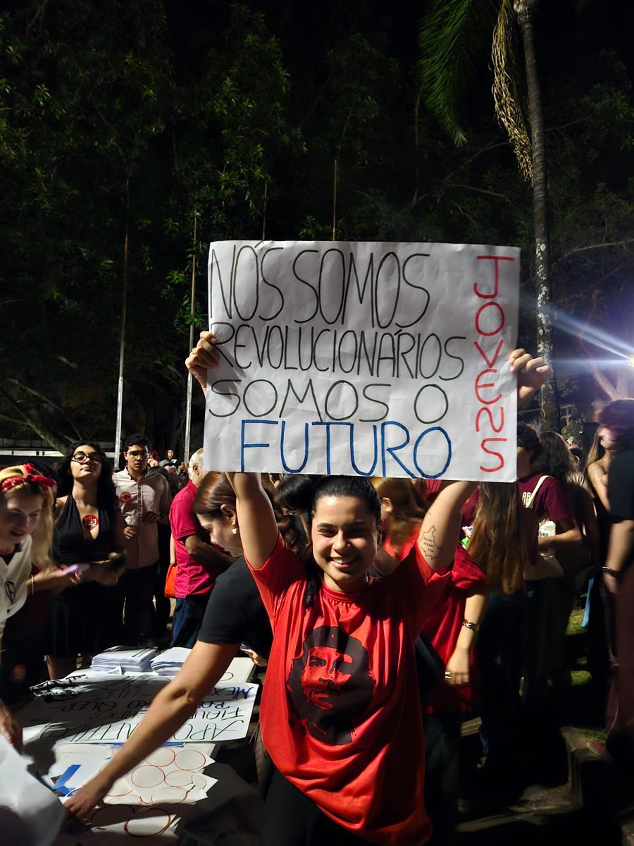 bhella555's tweet photo. somos o futuro da nação https://t.co/7dZssF1HLk