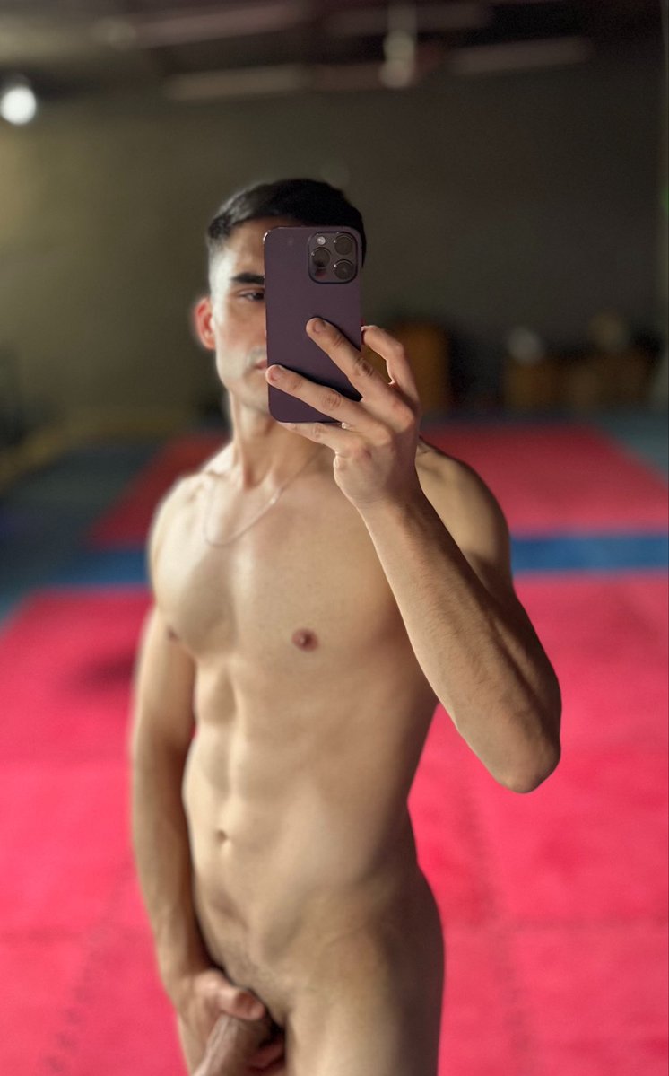 Aabel09's tweet photo. Quien la quiere entera? 😏🍆
Me ayudan con un #rt para más 😈🔥 https://t.co/ACwG49i6GW