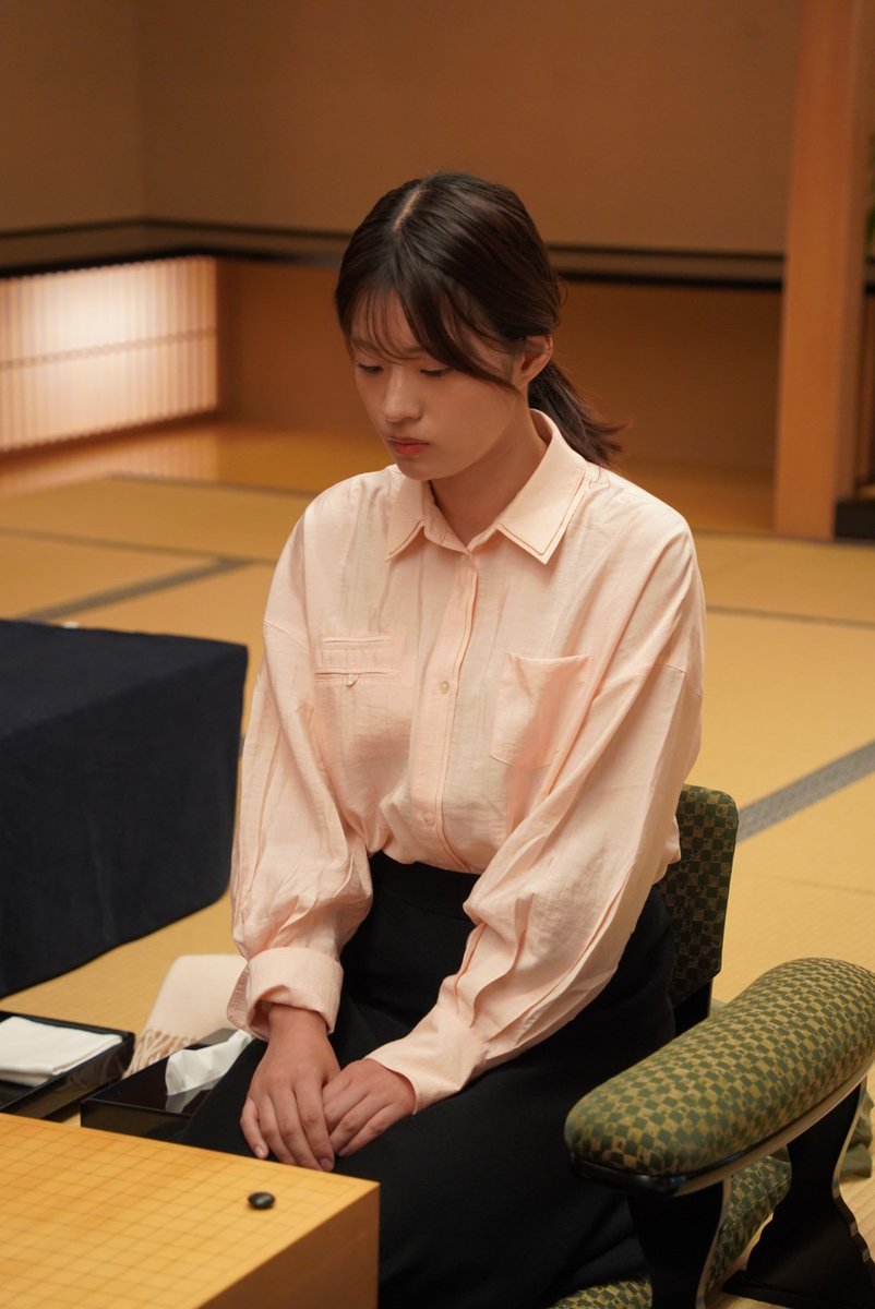 KK_joryu's tweet photo. 女流本因坊戦５番勝負が開幕しました。握りの結果、挑戦者の上野梨紗四段が黒番に。初手、右上隅小目でシリーズの幕が開けました。 https://t.co/VG8jz4KLZC