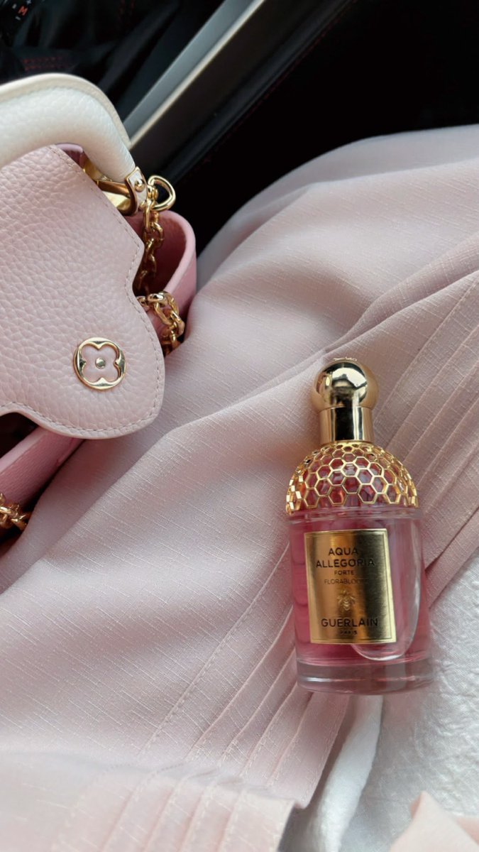 true8_'s tweet photo. عطر عروس بشهر عسل ❣️ https://t.co/scKbmA7dYT
