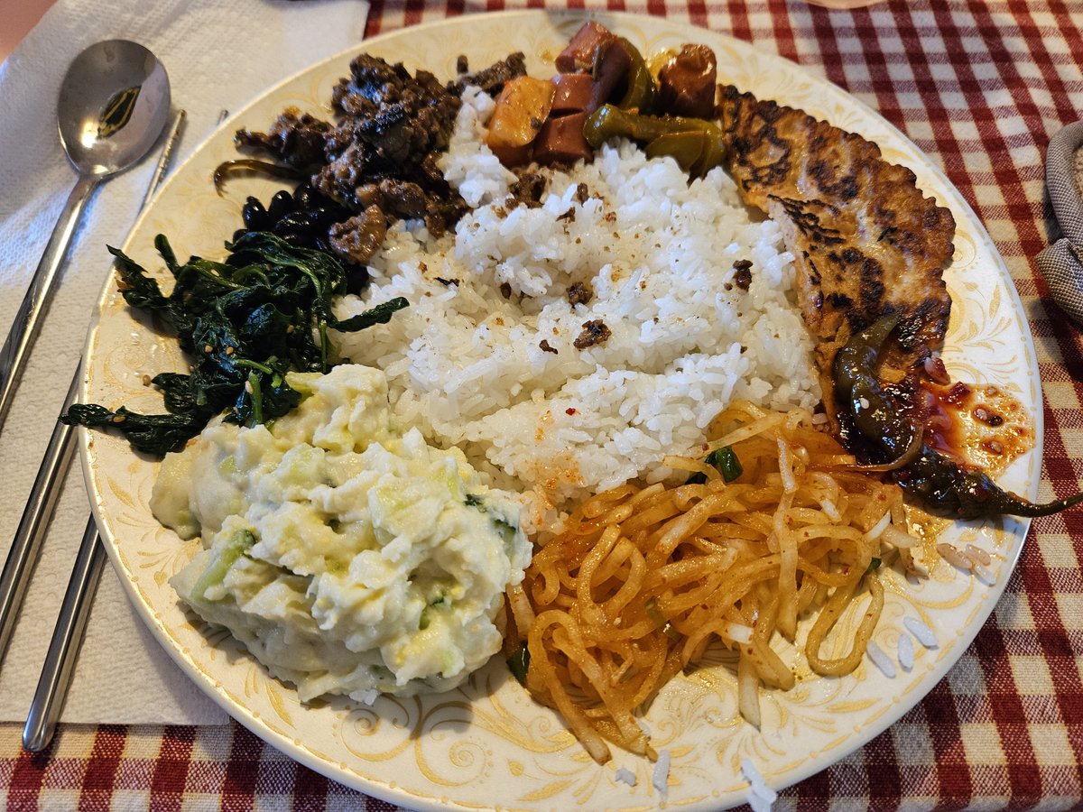 TriniteEthan's tweet photo. @TotesLiz Skill issue. I made all of these, for much less than one week of restaurant meals. https://t.co/jGOBpmx7am