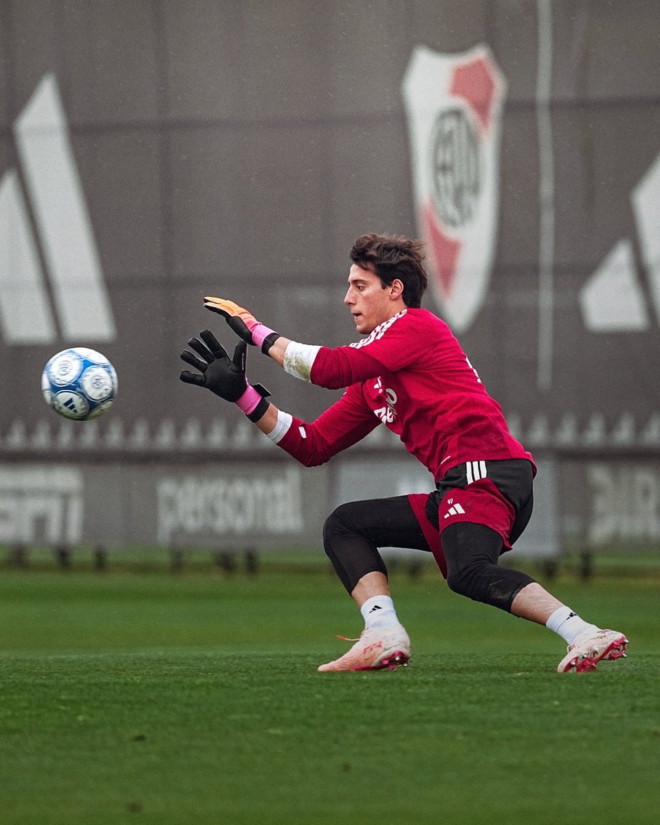 fyakkita's tweet photo. river subiendo un dump de santi en ig ENTENDIERON TODO!!! https://t.co/d3o7k8yVmd