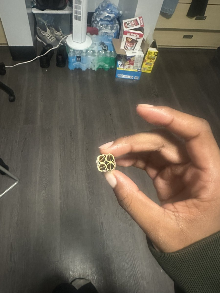 wavylikeafrica's tweet photo. my dawg rolled up a fuckin fortnite quad launcher nigga https://t.co/jeR9dgqP21
