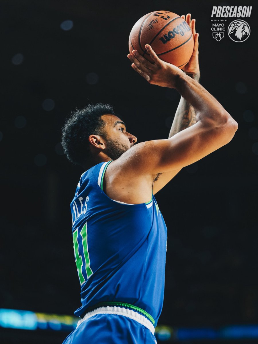 Timberwolves's tweet photo. Q4 underway 🐺 https://t.co/LUK3XR4y8O