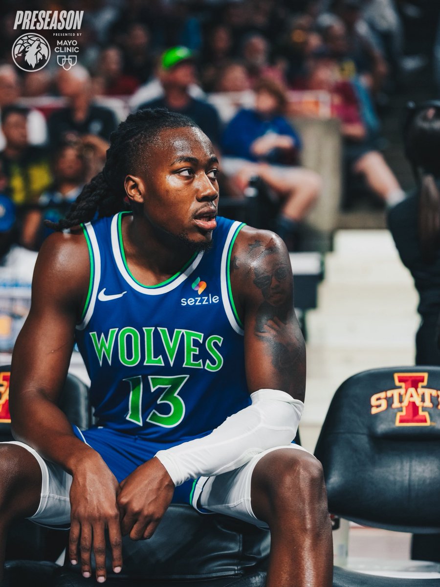 Timberwolves's tweet photo. Q4 underway 🐺 https://t.co/LUK3XR4y8O