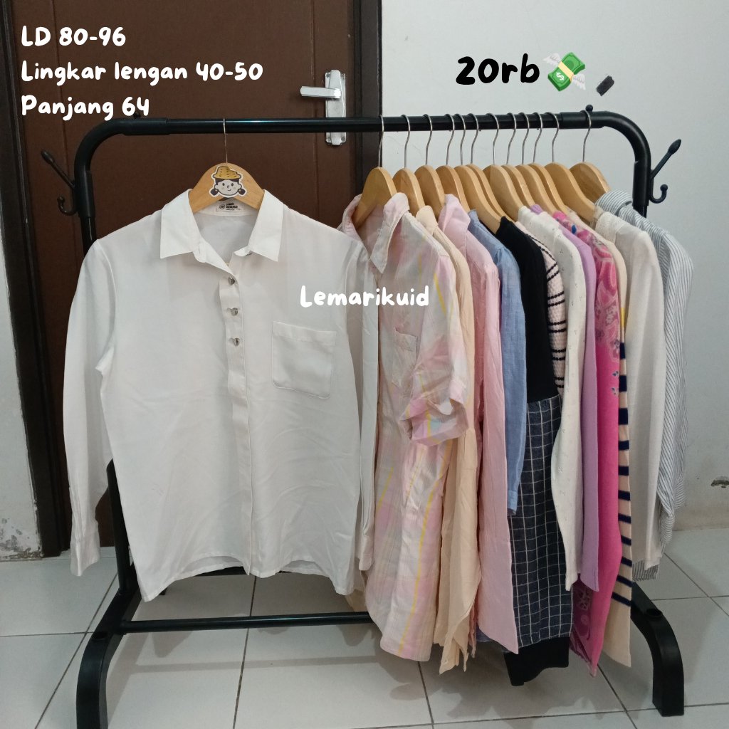 Lemarikuid's tweet photo. Aloo aku mau #wts kemeja blouse longsleeve sweater cakep gt โจ. Udh laundryy rapih & siap pakaii shay on shopee / manual jg bisaa
No adm ?? Bisa tp wajib split pay aman kokk (scroll ke bwh ya shay buat liat produk yg lainโจ)
#zonauang #thrifthaul #thriftshop #bisashopee https://t.co/vl7QJqugtc
