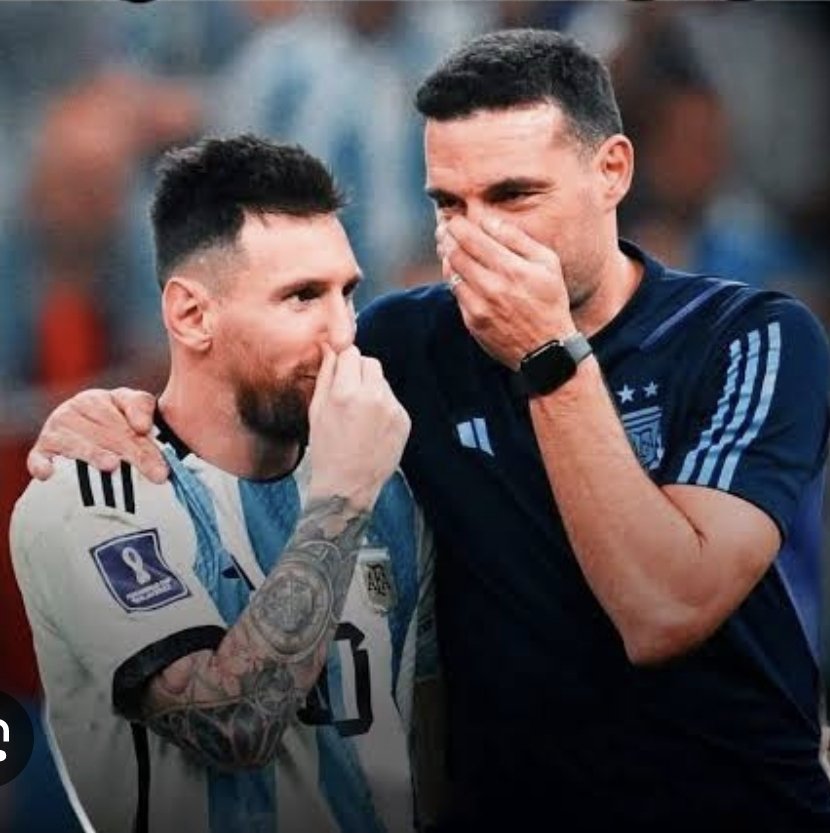 danruedaotero's tweet photo. Messi en la bombonera/ Messi con la de River https://t.co/JHrFFKA8He