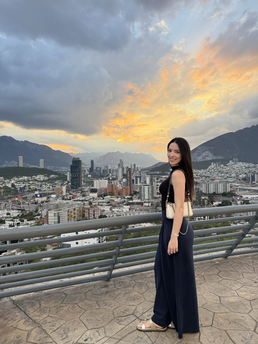 cml_diaz's tweet photo. Monterrey, ¡qué gusto haberte conocido! Me llevo lindos recuerdos y ganas de volver 🌅 https://t.co/PMb5XW3joQ
