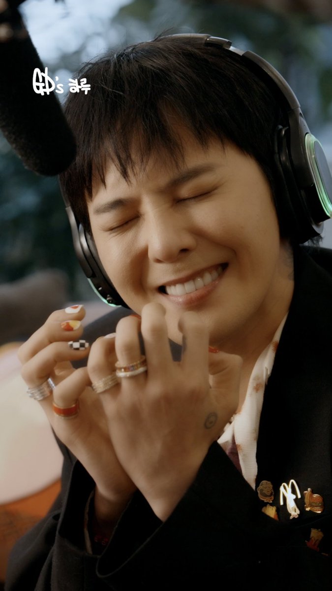 FANPLUS1DOTCOM's tweet photo. [#GD의하루]

🎬 https://t.co/5VoDMydO8Q

#GDRAGON #GD #GDRAGON2026
#McDonalds #맥도날드 
#맥크리스피고추장버터 #맥스파이시고추장버터 https://t.co/yPGgFnGiBM
