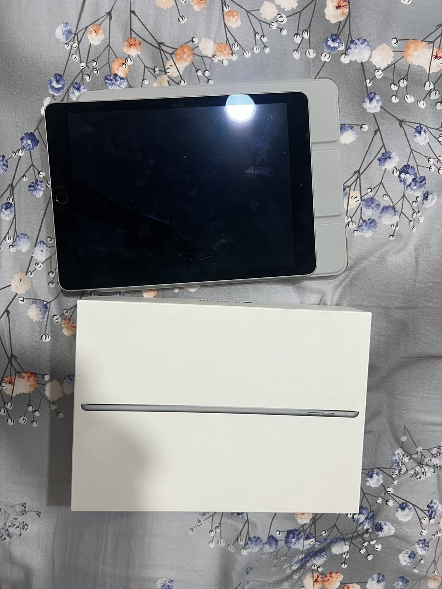 joce143's tweet photo. Mau jual Apple Ipad Air 2, 64gb Wifi only, kondisi body mulus 99%
Lengkap box, charger

Lokasi Surabaya https://t.co/c2tCazBP4h
