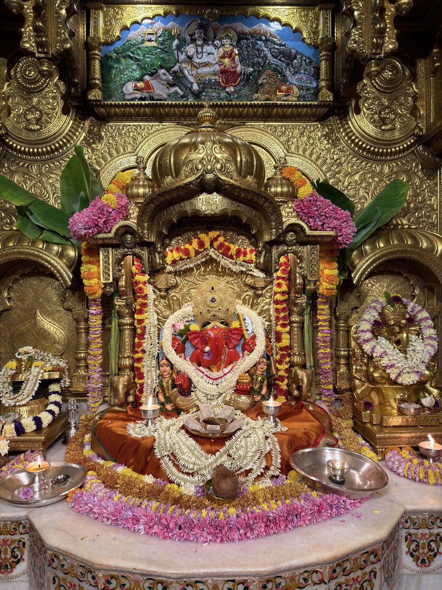 ParshuramOjha10's tweet photo. 🙏गणपती  बाप्पा मोरया 🌺मंगलमूर्ती मोरया 🙏
श्री सिद्धिविनायक नमो नमः 🌺🌷🚩🙏 https://t.co/PjWgyw3IKU