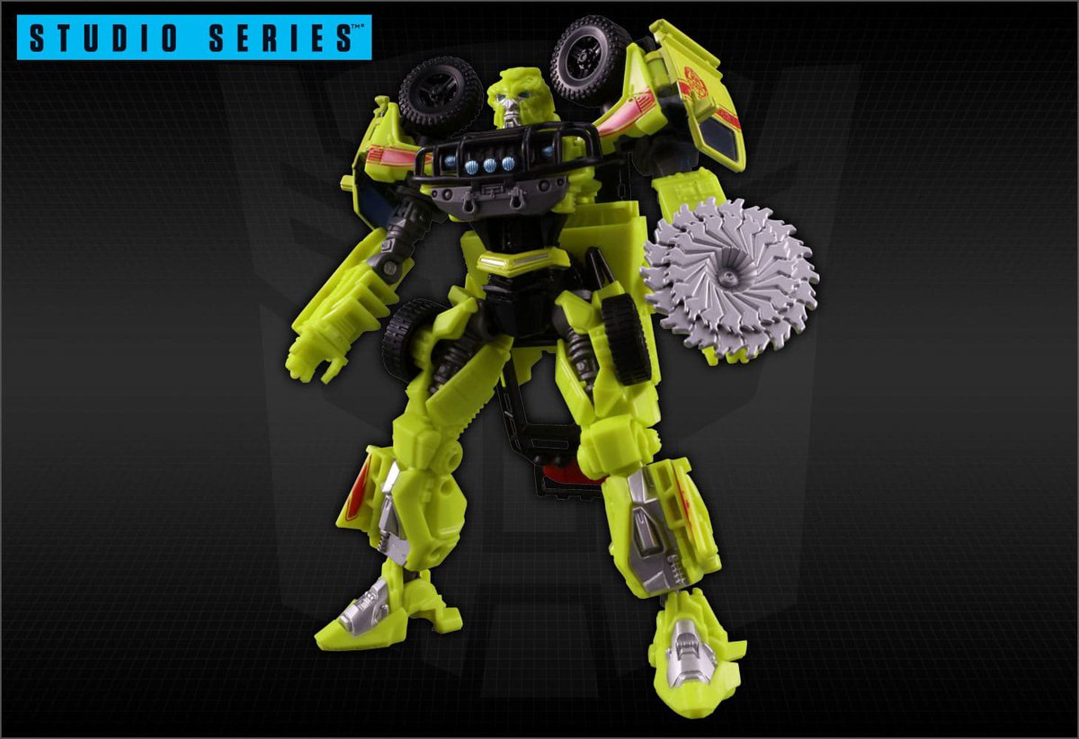 Alpaca_formers's tweet photo. 新ssラチェット！
胸のボリューム、腕、脚のがっしりさが実写に近づいて、ss-04よりがっしりした印象になった！
でもちょっと造形が残念かも https://t.co/ayVN8lnG7R