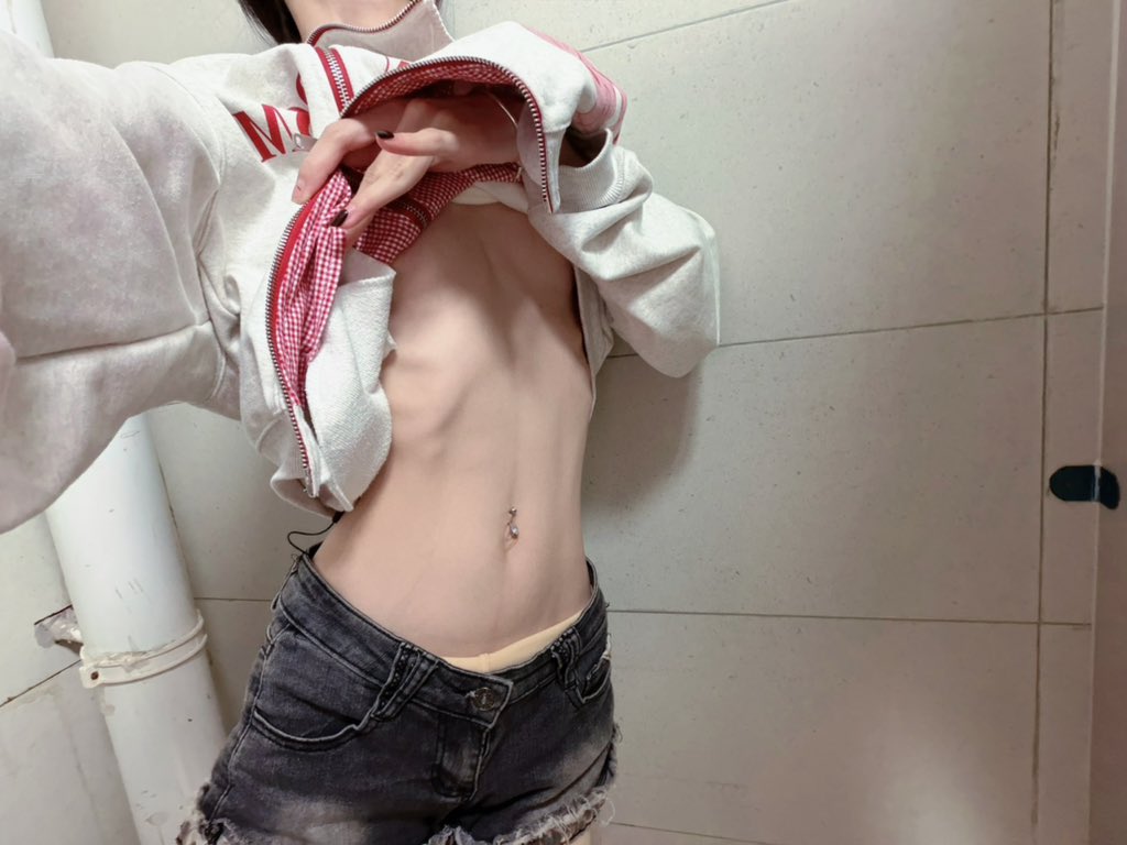 lanyue0314's tweet photo. 在学校卫生间 hh
#edtwt https://t.co/ZA4W1N2e2j