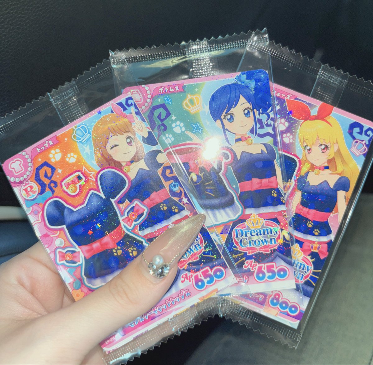 wahzbg's tweet photo. 1人1セットだったから急遽親に来てもらってGET🌟
 #アイカツアンコール https://t.co/33B0HcSANg