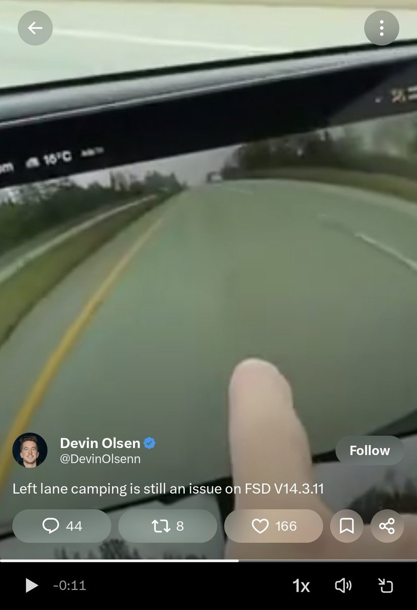 Sabrius's tweet photo. @DevinOlsenn That car is waaaaayyyyyyyyy back there. In the right lane already. https://t.co/TtshZTHiBk