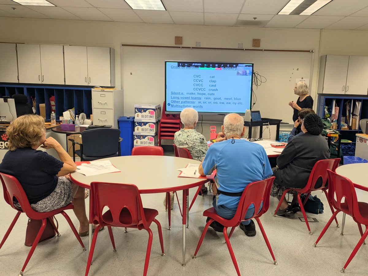 GloriaJCSL's tweet photo. Our @OfficialJSSA Grandreaders asked for training to help them work with our students and our head Let’s Read tutor delivered. Thank you for always showing up for our @HHESHUSKIES @csconnectmcps #volunteersmatter https://t.co/umKAXXaUXK