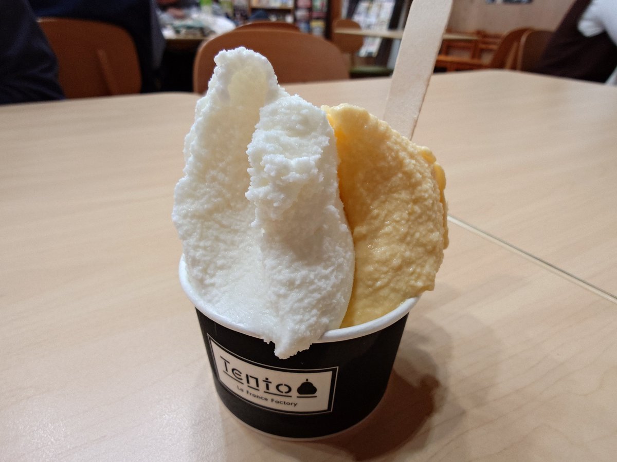 etopcho's tweet photo. 昨日ジェラート食べました😋
ラ・フランスとカボチャです。
どちらも美味しかったです！ https://t.co/5p4PEPctFJ