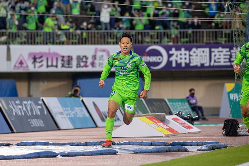 bellmare_staff's tweet photo. ／
10月12日（月祝）
ベルマーレOB #山田直輝 さんトークショー🎤
＼

#ららぽーと湘南平塚 にて山田直輝さんトークショーを開催⚽
スタジアムナビゲーターの #三村ロンドさん＆営業部 #菊池大介（湘南ベルマーレOB）もゲストで登場！

ぜひ遊びにきてください✨

📝https://t.co/bZdEmRZNJU

＃湘南ベルマーレ #bellmare
