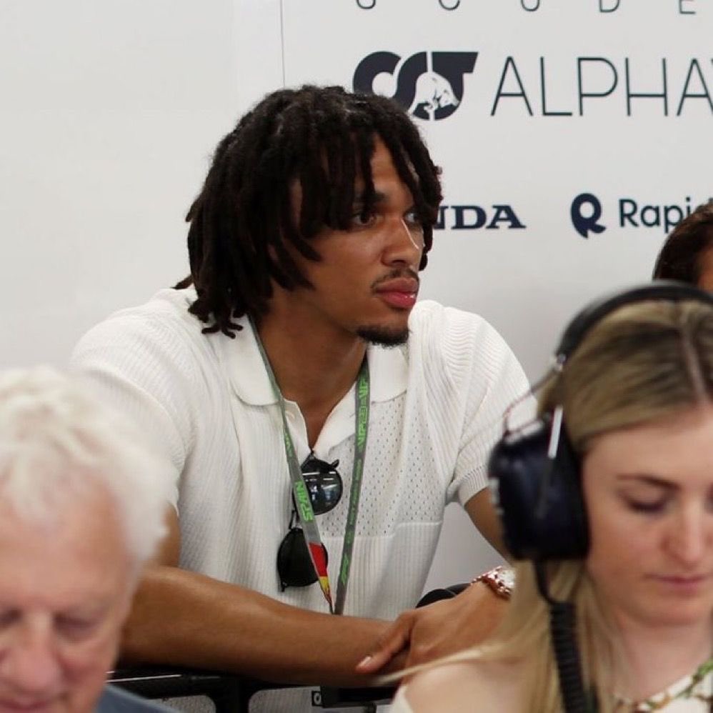 kiwonitea's tweet photo. In honour of hubbies birthday here’s a Trent locs appreciation post 🤍 https://t.co/hmieZsIAqR