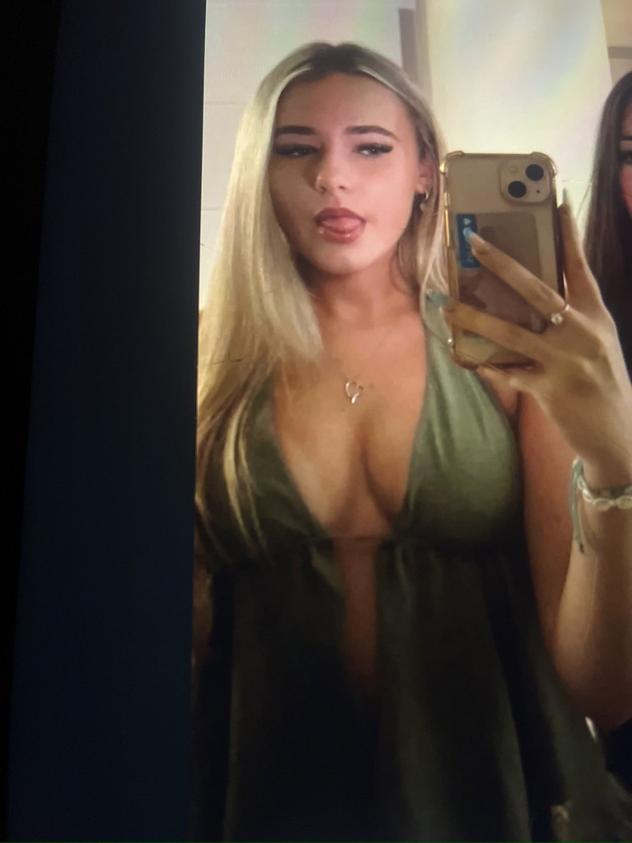 _IRLBops_'s tweet photo. Neve 
Cucks Daughter https://t.co/auxOCLCgeF