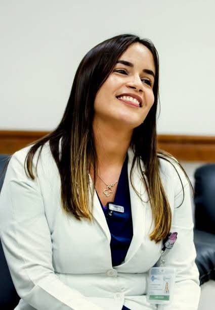 UJCdeCuba's tweet photo. La cirugía es un arte

Cada mañana, cuando se pone el uniforme, Lismary renueva el sueño que la llevó hasta el quirófano: demostrar que la juventud no es un obstáculo cuando hay preparación, entrega y amor por lo que se hace

https://t.co/8D6DfLDYK7 https://t.co/04SIqDaRct