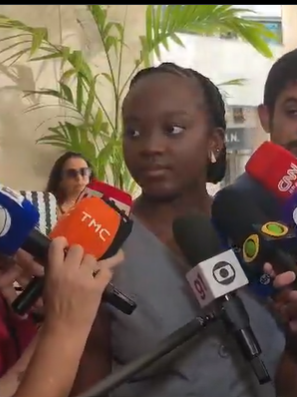 FuiMortdaSilv's tweet photo. Mulher de direita // Mulher de esquerda https://t.co/2sFxW1Nhsh
