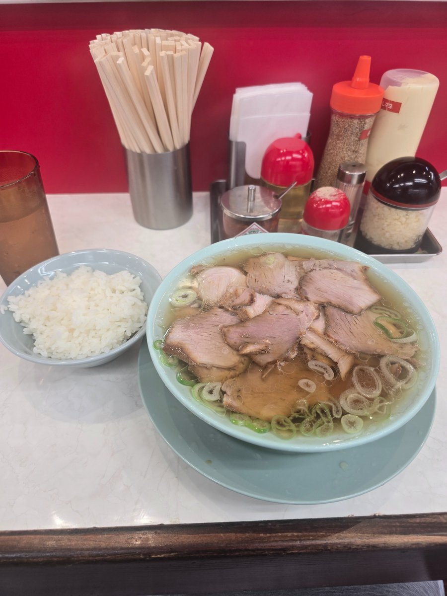 1Yasu111's tweet photo. 本日のラーメン
なぎちゃんラーメン
チャーシュー麺

美味しかったです。 https://t.co/4T5rehgF39