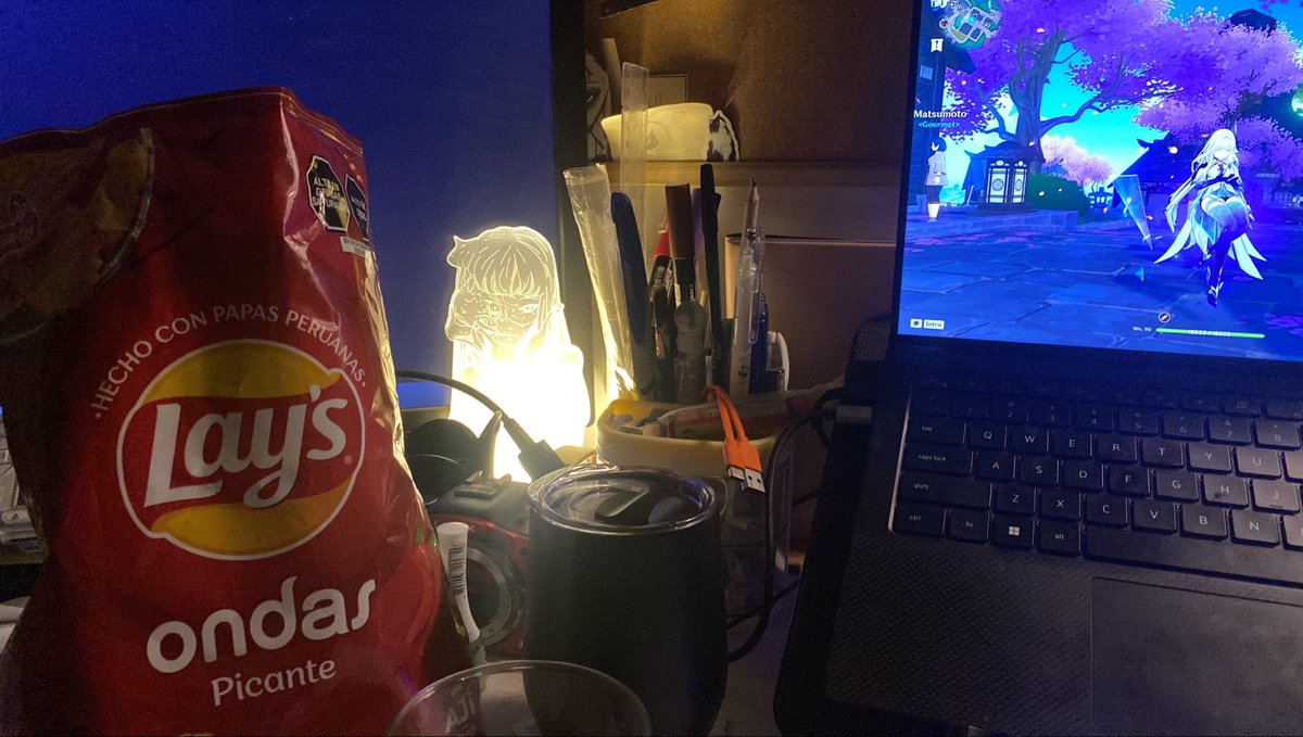 sweetestbasil's tweet photo. genshin, cafecito, papitas picantes
la vida es buena https://t.co/aQkS4glilf
