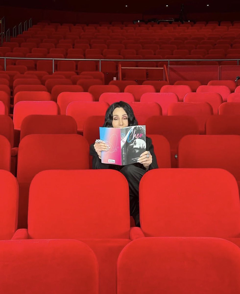 CherFansDaily's tweet photo. Cher — The Memoir #thememoir https://t.co/4OpCcUR0JH