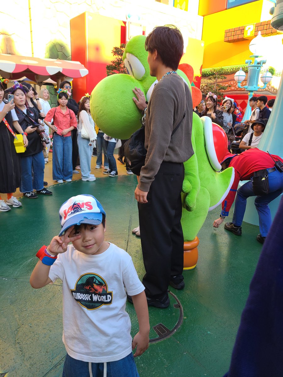 kenshou8888's tweet photo. 昨日は健真��ユニバへ
ホラーナイトはビビりまくったので帰りました(笑)
これでもだ���ぶ端に寄ってたのに端に寄れ寄れ言うてきてた😂 https://t.co/NYoGwjk9Ji
