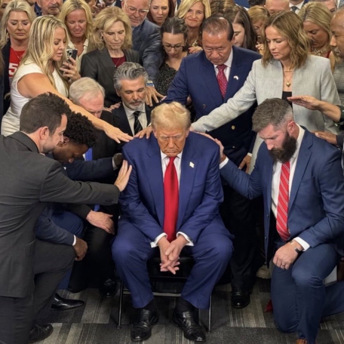 real_JDVancet's tweet photo. PRAY FOR PRESIDENT TRUMP. HE’S TAKING ON THE DEMOCRAT DEEP STATE 🙏 https://t.co/9WxS4zzH9W