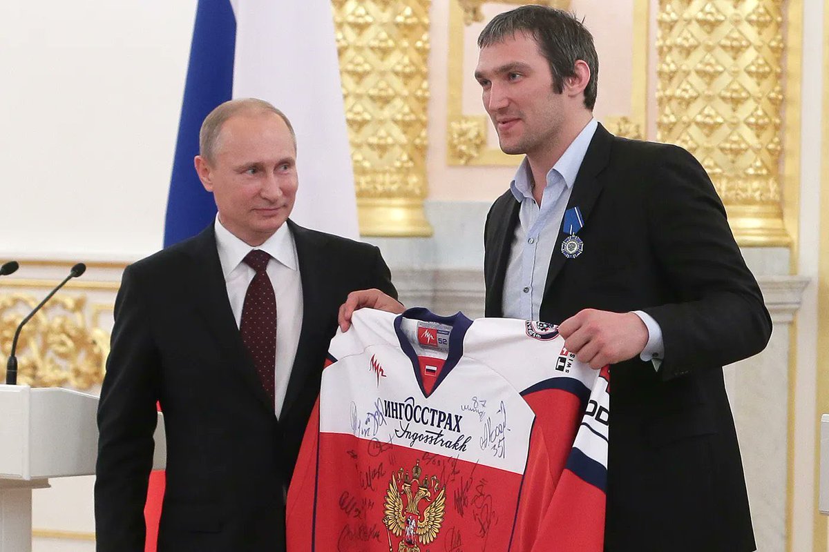 bukovuna26's tweet photo. @hasek_dominik @NHL https://t.co/E6V3mB6rWj