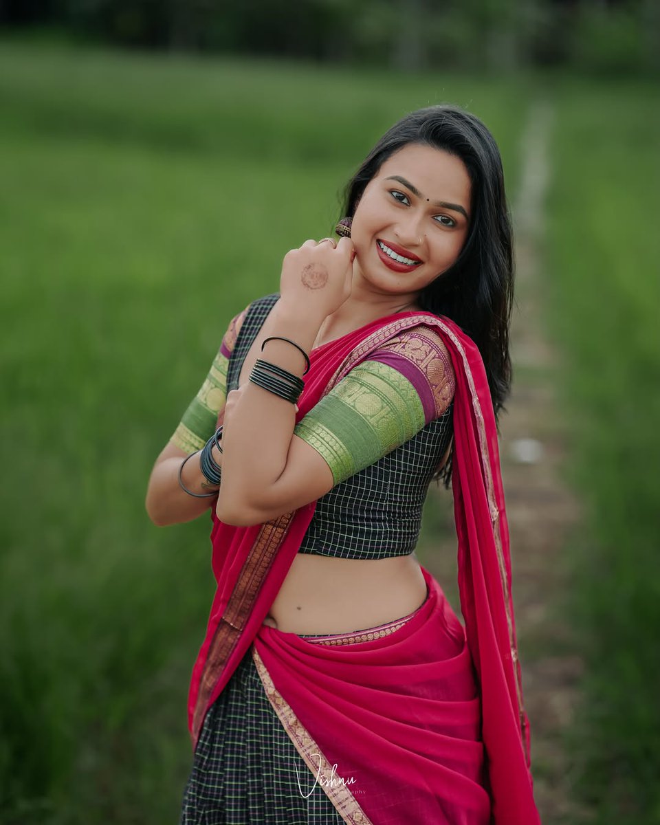 SizzlingStills's tweet photo. Bringing classic ethnic fashion to life, carrying a polished glamorous presence — setting the tone behind the lens.
#DesiAesthetic #StatementLook #GlamourousStyle #EditorialFashion #sizzlingstills https://t.co/y3rSA4KRal