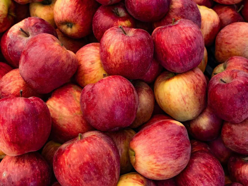 SIMRIZ1127's tweet photo. 3 fruits you must eat daily for a longer life https://t.co/81cnTPrn3f