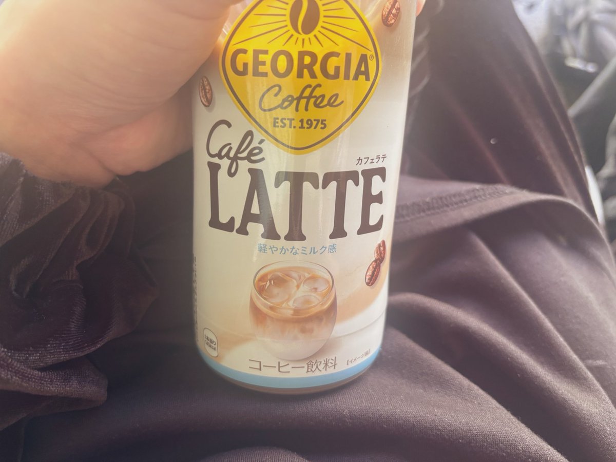 daisubkiri2's tweet photo. おさでいに人生相談したら
慰められカフェラテ買ってくれた

あいつ大人になったな https://t.co/37KL52tGFH