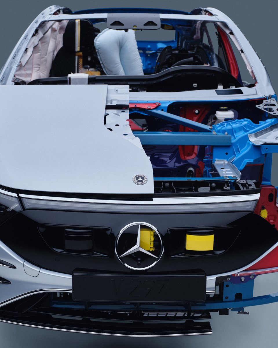 MercedesBenz_JP's tweet photo. MERCEDES EQS SAFETY BODYWORK (2021)
安全の概念を塗り替える革新——。
「EV専用プラットフォーム」を採用し、安全コンセプトに全く新しい可能性を創出。
大型のエンジンブロックが存在しない構造を最大限に活かし、前面衝突時の挙動をシミュレーション上でより高精度に最適化。 https://t.co/CvvBlpReSK