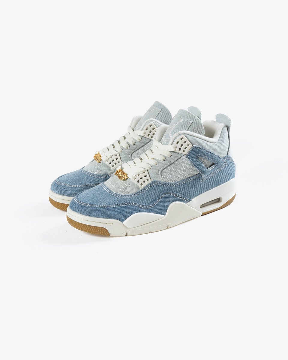 KicksLab_jp's tweet photo. 【 New Arrivals l 新入荷 】NIKE l "WMNS AIR JORDAN 4 RETRO TEX DENIM" Sail/Gum Light Brown/Worn Blue/Sail/Metallic Gold l Available in Store and Online Store. #KICKSLAB #キックスラボ

商品ページはこちら▼
https://t.co/2ShGqz5JgA https://t.co/H6eXEy7rMJ