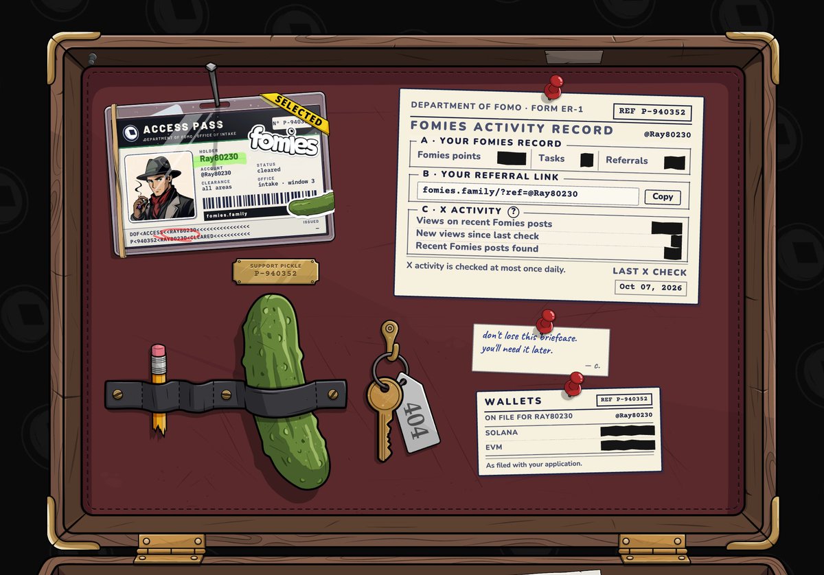 Ray80230's tweet photo. 这意思是拿到 @FomiesNFT 的wl了么～😂

the department of fomo left me a briefcase. i've been told not to ask about the pickle.
@FomiesNFT #Fomies https://t.co/zz4OXdK1Lv