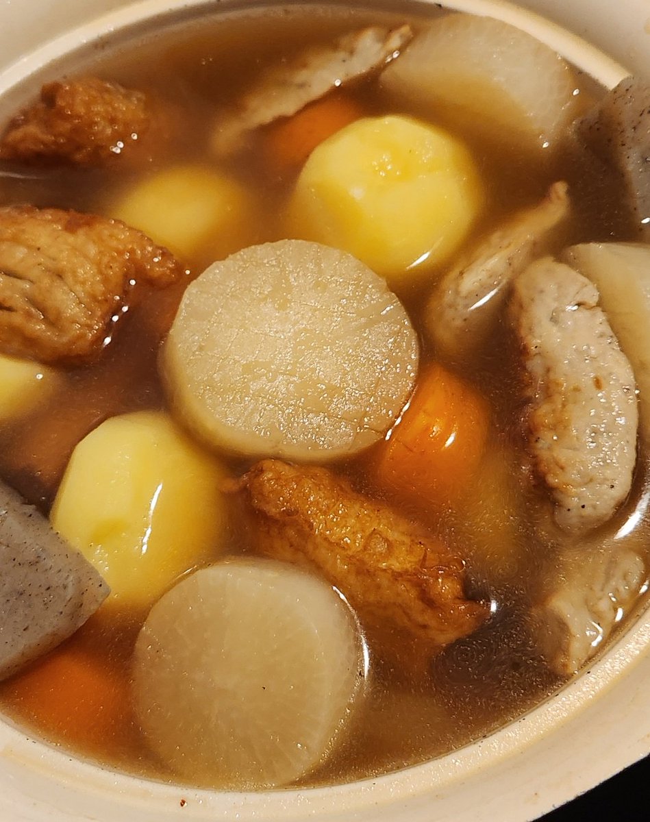 keeeko_watanabe's tweet photo. 毎回大きな鍋で作るのにおいしくていっぱい食べちゃうから2日でなくなっちゃう。かなしい🍢
おいしいのがいけない🍢🍢🍢(？) https://t.co/PAXSlPeAxT