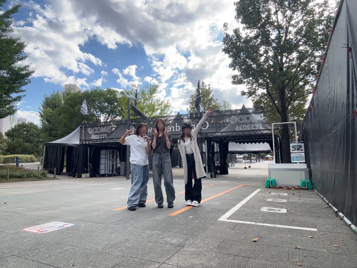 moca04_19besty's tweet photo. 一足お先にFES会場いってきたよー🌟
タイミング最高すぎて台場駅もテレポート駅も全身の貼ってあったし、新宿の映画館も特大ヒロシいてジュノンだらけな1日でこの上なく幸せでした🙂‍↕️🤍🤍
平日最高ーーー✌🏻
週末たのしみーーー🫶🏻🫶🏻 https://t.co/hpNqQXzFqT