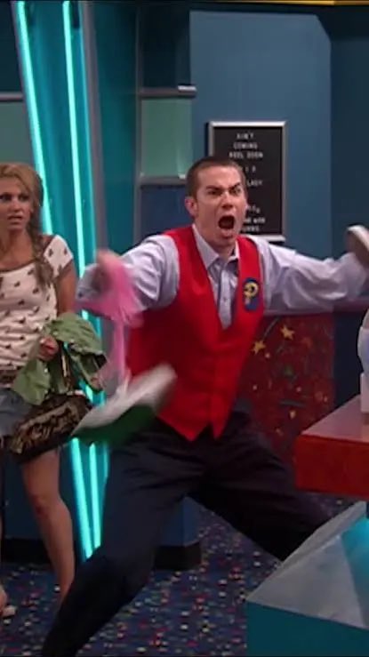whoiammendes's tweet photo. Harryween came early this year? #crazysteve https://t.co/ieLOZ7YfKk