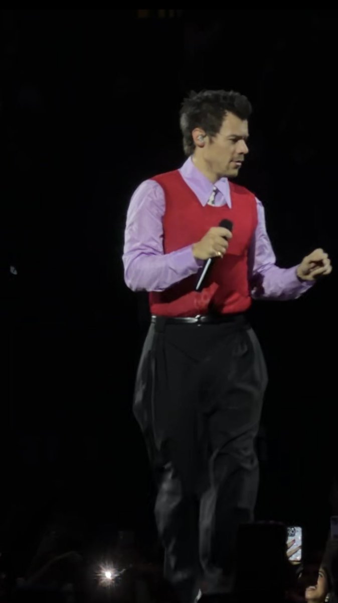 whoiammendes's tweet photo. Harryween came early this year? #crazysteve https://t.co/ieLOZ7YfKk